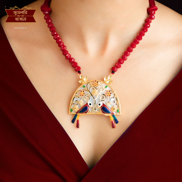 StylishLove birds Gold Plated Shell Pendant image 0