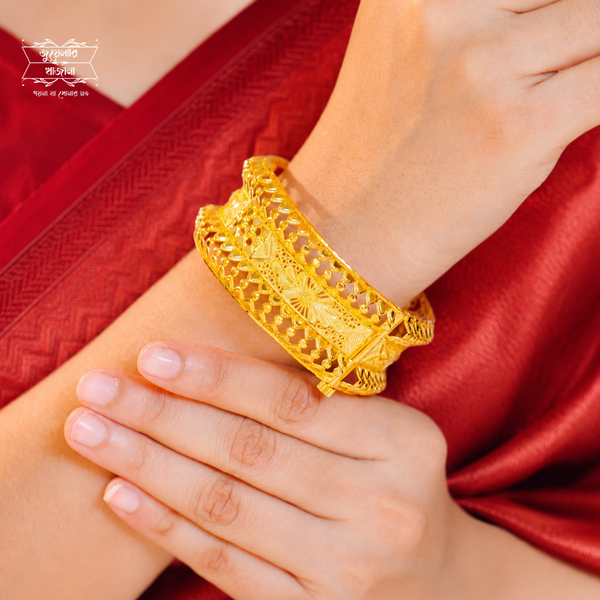 Premium Gold Plated Vedika Chur Bangle
