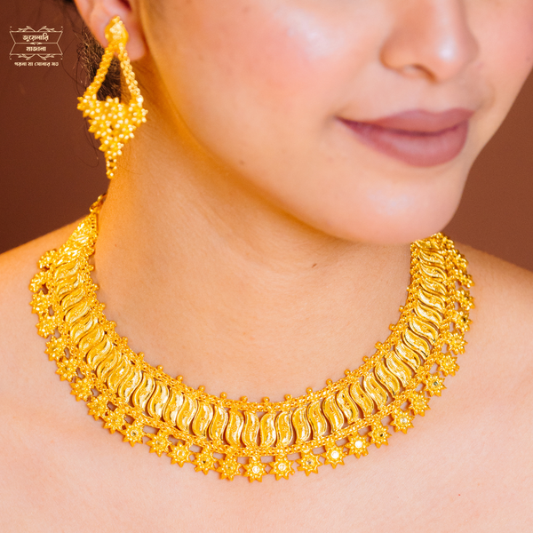 Stylish Gold Plated Phalguni Chatai with Earrings